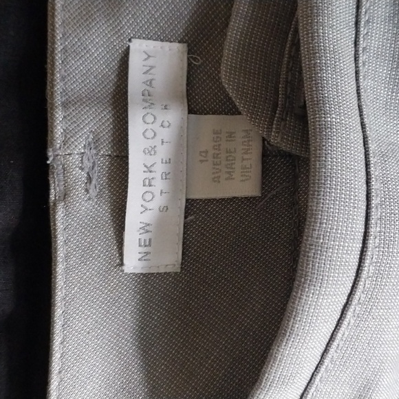 New York &Company- Stretch Pants - Picture 5 of 7
